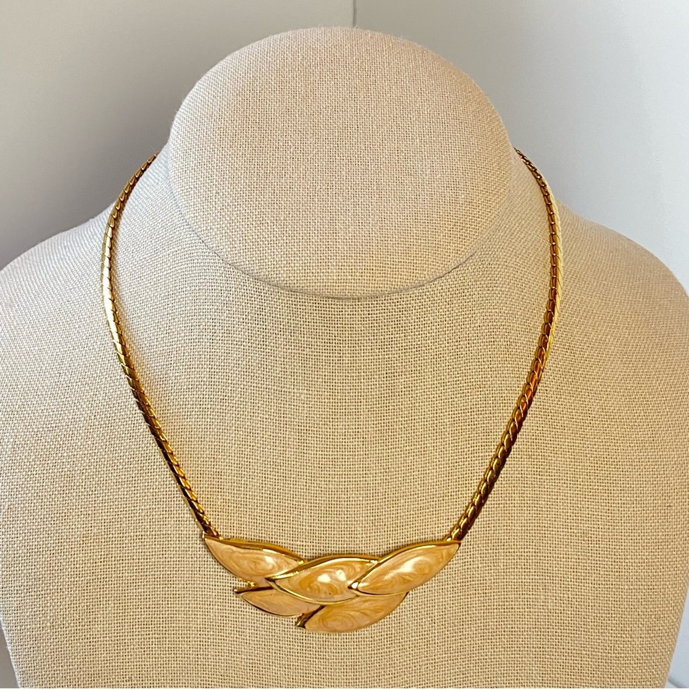 Vintage Napier Peach Champagne Enamel Swirl Gold Tone Link Necklace